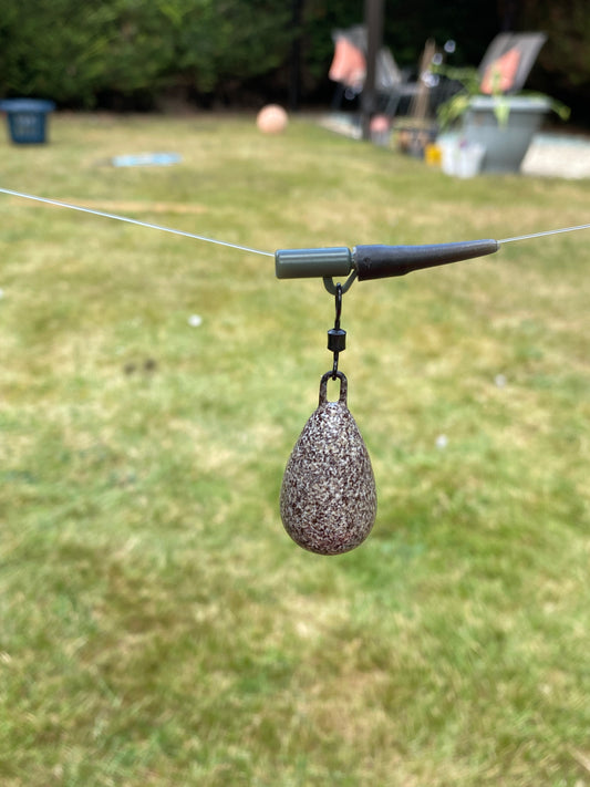 Fishing lead on a lead clip